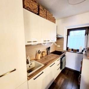 ISTRA, LABIN - Prodaja kuće s 2 stambene jednice, bazenom i velikom okućnicom