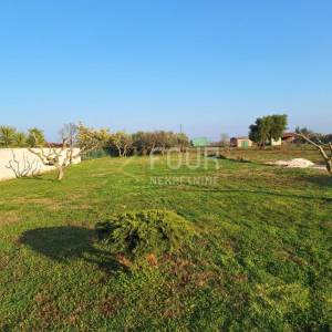 Istra, Loborika, građevinsko zemljište 1.305m2