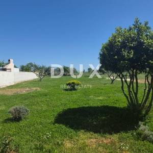 ISTRA, LOBORIKA - Prostrano građevinsko zemljište! 