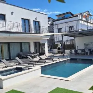Istra, Luksuz i privatnost u srcu Istre, Vila sa bazenom 204 m2