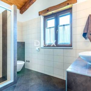 ISTRA, MARČANA - Rustikalna kuća s bazenom i velikom okućnicom