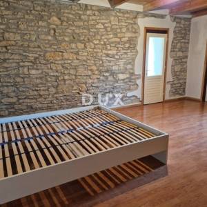 ISTRA, MARČANA - Samostojeća kamena kuća s potencijalom