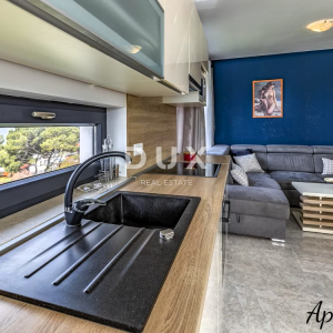 ISTRA, MEDULIN - 3 luksuzna apartmana 2. red od mora, s pogledom na more