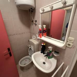 ISTRA, MEDULIN - Kuća s 3 stambene jedinice u blizini mora!