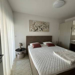  ISTRA, MEDULIN - Luksuzni stan prvi red do mora s terasom i bazenom!