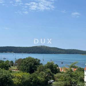 ISTRA, MEDULIN Neponovljivi obiteljski stan s panoramskim pogledom na more i bazenom! 