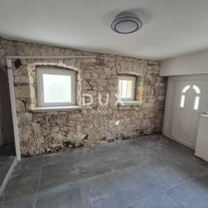 ISTRA, MEDULIN - Prodaja kamene kuće s apartmanom u prizemlju
