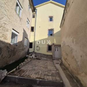 ISTRA, MEDULIN - Prodaja kamene kuće s apartmanom u prizemlju