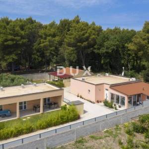ISTRA, MEDULIN - Tri prizemnice u blizini mora za dugoročni najam!
