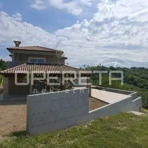 Istra, Momjan- Samostojeća kuća, s predivnim otvorenim pogledom