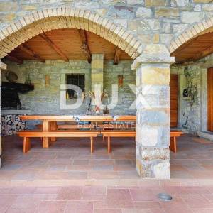 ISTRA, MOTOVUN - Rustikalna kuća s bazenom
