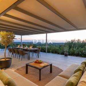 ISTRA, MOTOVUN - Vila s infinity bazenom i wellness zonom - otvoren pogled na more i okolna mjesta