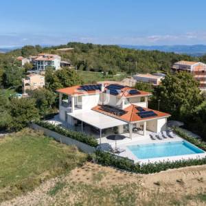 ISTRA, MOTOVUN - Vila s infinity bazenom i wellness zonom - otvoren pogled na more i okolna mjesta