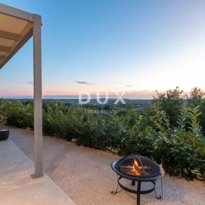 ISTRA, MOTOVUN - Vila s infinity bazenom i wellness zonom - otvoren pogled na more i okolna mjesta