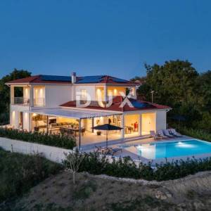 ISTRA, MOTOVUN - Vila s infinity bazenom i wellness zonom - otvoren pogled na more i okolna mjesta