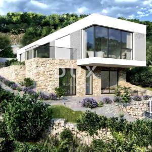 ISTRA, MOTOVUN - Zemljište s građevinskom dozvolom i panoramskim pogledom