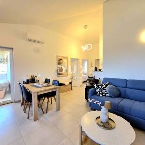 ISTRA, PEROJ - Elegantan 2SS+DB apartman s panoramskim pogledom na more, terasa, parking i potpuna opremljenost