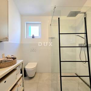 ISTRA, PEROJ - Elegantan 2SS+DB apartman s panoramskim pogledom na more, terasa, parking i potpuna opremljenost