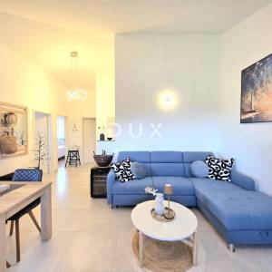 ISTRA, PEROJ - Elegantan 2SS+DB apartman s panoramskim pogledom na more, terasa, parking i potpuna opremljenost