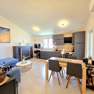 ISTRA, PEROJ - Elegantan 2SS+DB apartman s panoramskim pogledom na more, terasa, parking i potpuna opremljenost