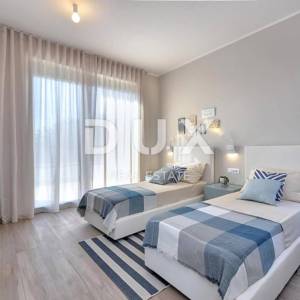 ISTRA, PEROJ - Moderna vila 500 metara od plaže!