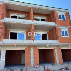  ISTRA, PEROJ Stan s garažom i prekrasnim pogledom na more! 