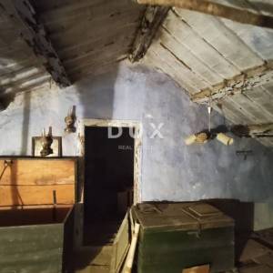 ISTRA, PERUŠKI - Kamena kuća za adaptaciju