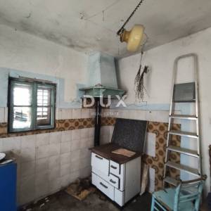 ISTRA, PERUŠKI - Kamena kuća za adaptaciju