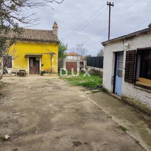 ISTRA, PERUŠKI - Kamena kuća za adaptaciju
