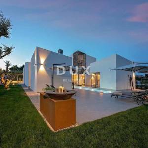 ISTRA, POREČ - Dizajnerska vila s bazenom i pogledom na more