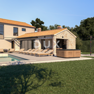 ISTRA, POREČ - Građevinsko zemjište s građevinskom dozvolom za vilu! 