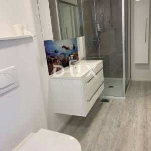 ISTRA, POREČ - Kuća u centru grada s 3 stambene jedinice