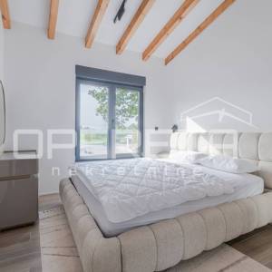 Istra, Poreč okolica- Moderna dvojna kuća s bazenom