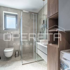 Istra, Poreč okolica – trosoban stan s terasom i pogledom na more