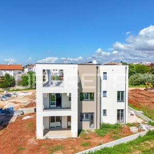 ISTRA, POREČ – Stan na prvom katu u novogradnji, blizina plaže