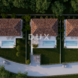 ISTRA, POREČ - Tri zemljišta s građevinskim dozvolama