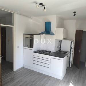 ISTRA, PULA - 1S+DB stan s balkonom 55 m2 - POGLED NA MORE!!