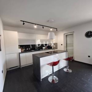 ISTRA, PULA- Dvoetažni stan 127 m2 na odličnoj lokaciji