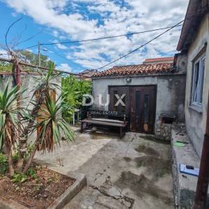 ISTRA, PULA - Kuća s potencijalom za investiciju
