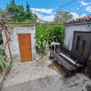 ISTRA, PULA - Kuća s potencijalom za investiciju