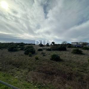 ISTRA, PULA - Poljoprivredno zemljište, 9600 m2!