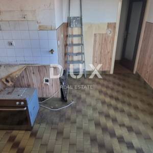 ISTRA, PULA - Stan za adaptaciju na traženoj lokaciji! 