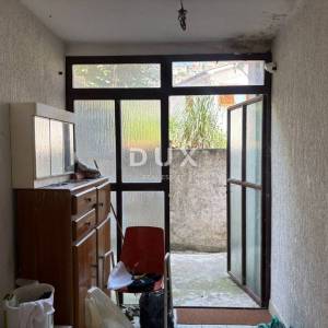 ISTRA, RABAC  Etaža kuće s pogledom na more na pješačkoj udaljenosti od mora s garažom!