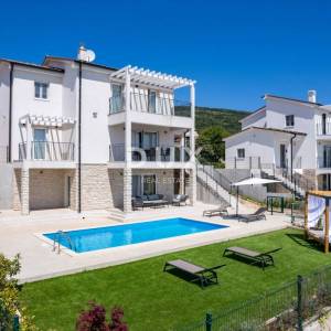 ISTRA, RABAC - Komforna kuća s bazenom i pogledom na more