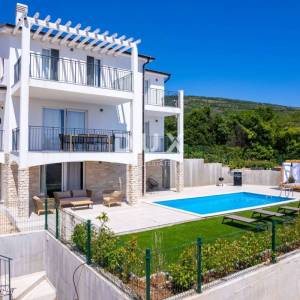 ISTRA, RABAC - Kuća s bazenom i pogledom na more