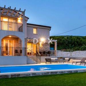 ISTRA, RABAC - Mediteranska kuća s bazenom i pogledom na more