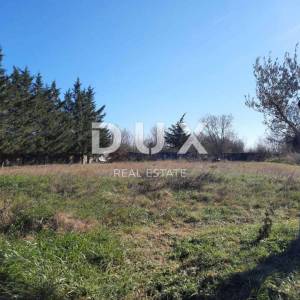 ISTRA, RAKALJ - Građevinsko zemljište s projektom i dozvolom