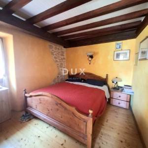 ISTRA, ROVINJ - Kuća s apartmanima prvi red do mora