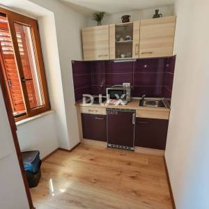  ISTRA, ROVINJ - Nekretnina uz more s nezaboravnim pogledom!