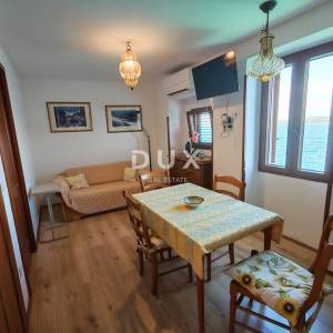  ISTRA, ROVINJ - Nekretnina uz more s nezaboravnim pogledom!